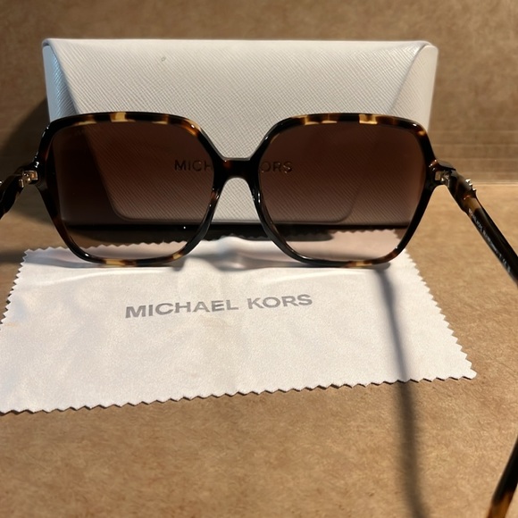 Mint condition- Michael Kors Square glasses - Picture 4 of 5